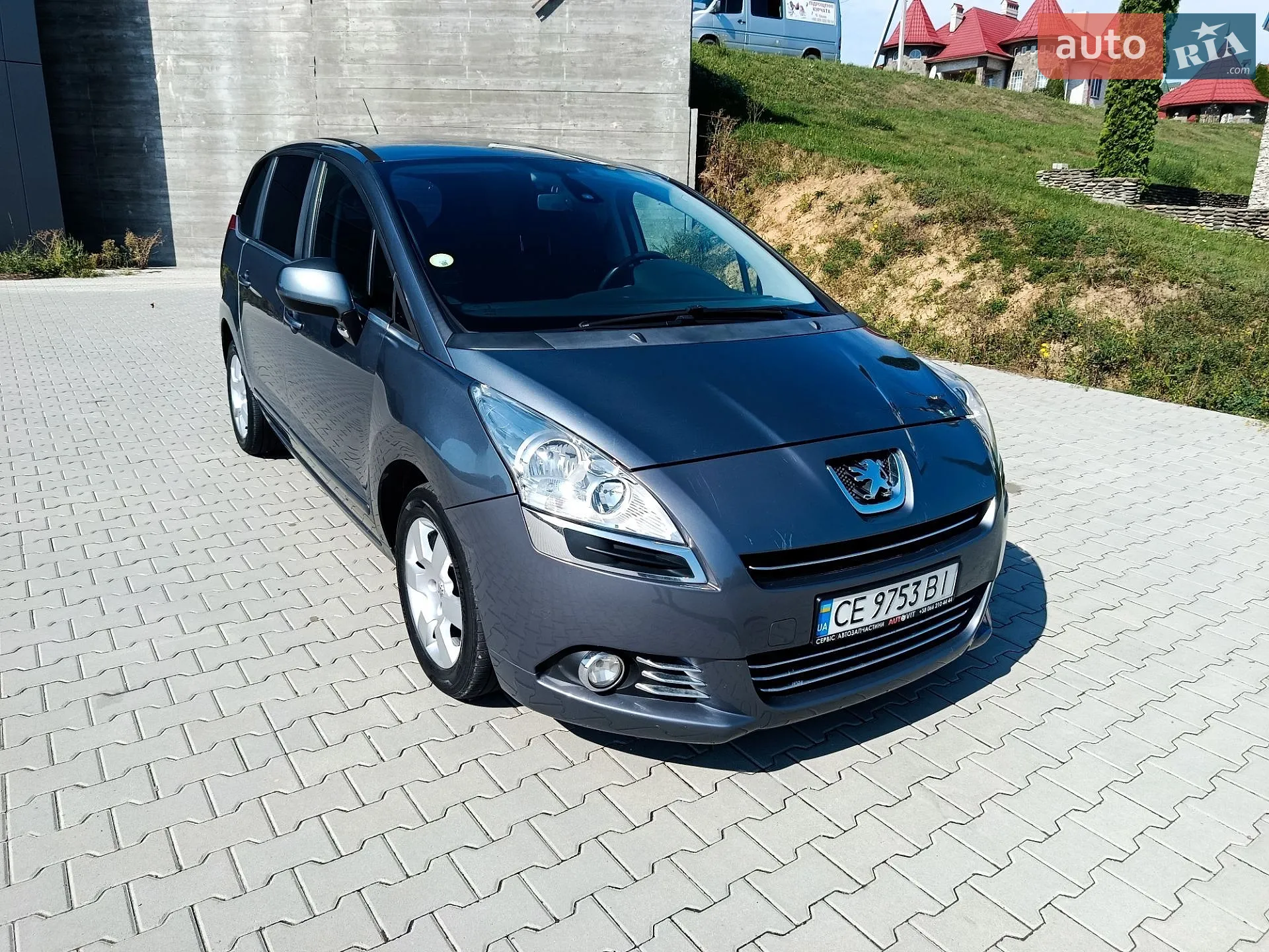 Peugeot 5008, 2011