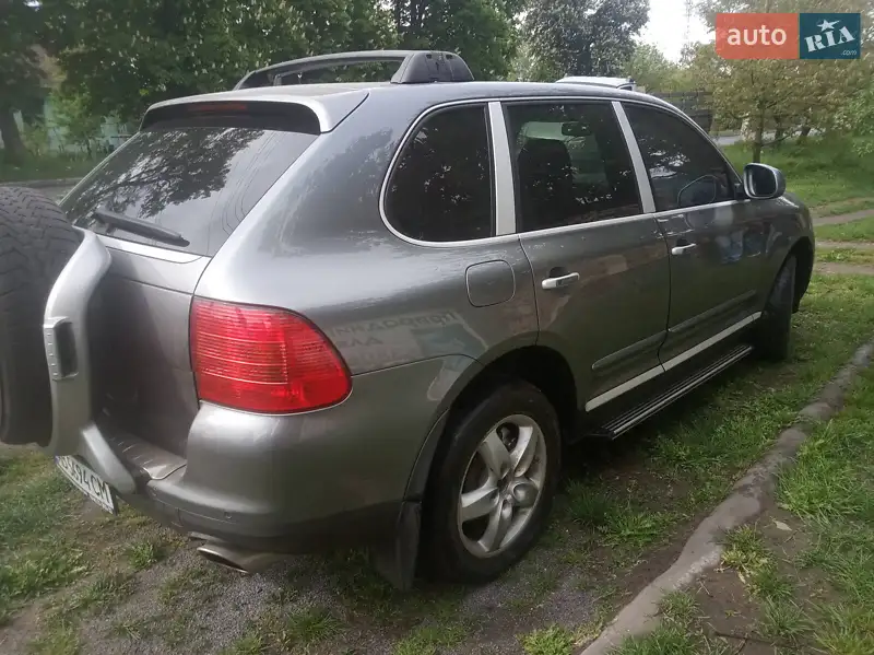 Porsche Cayenne, 2003