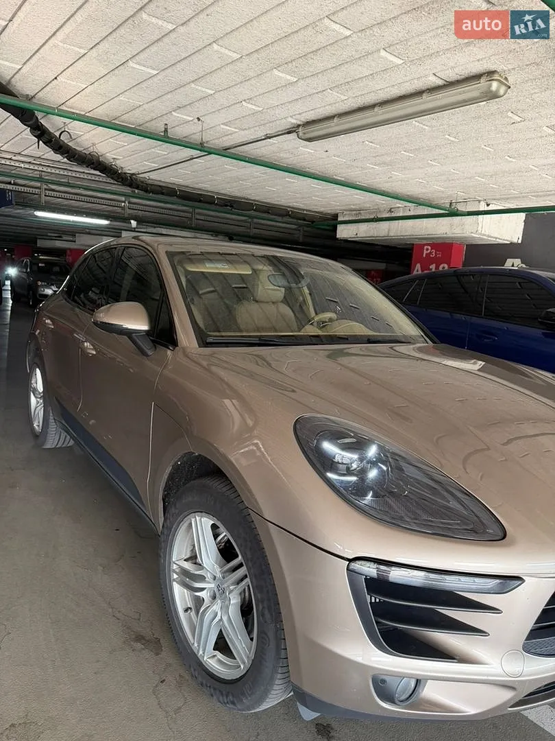 Porsche Macan, 2015