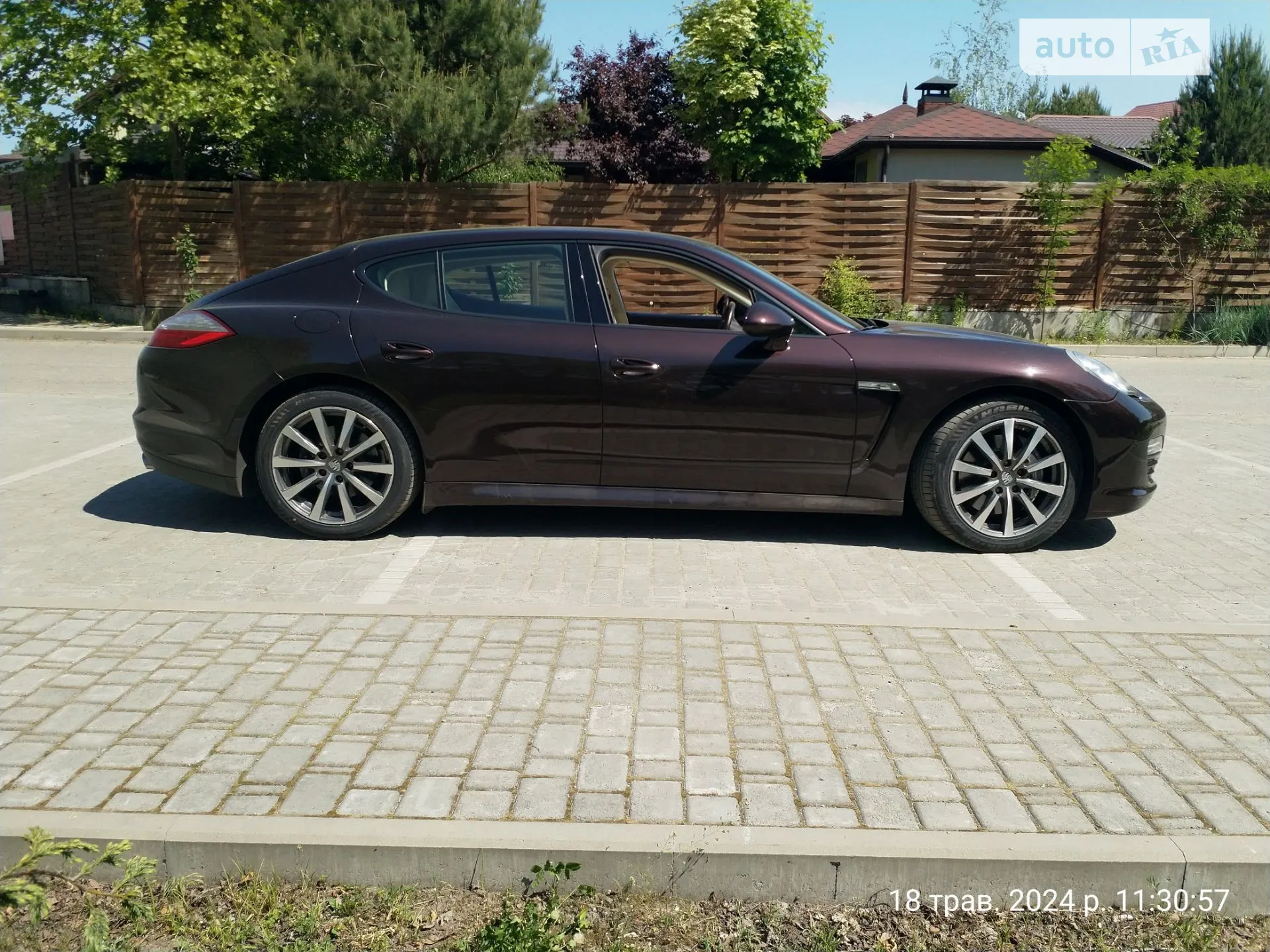 Porsche Panamera, 2011