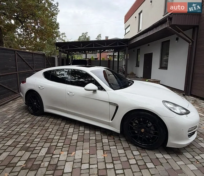 Porsche Panamera, 2010