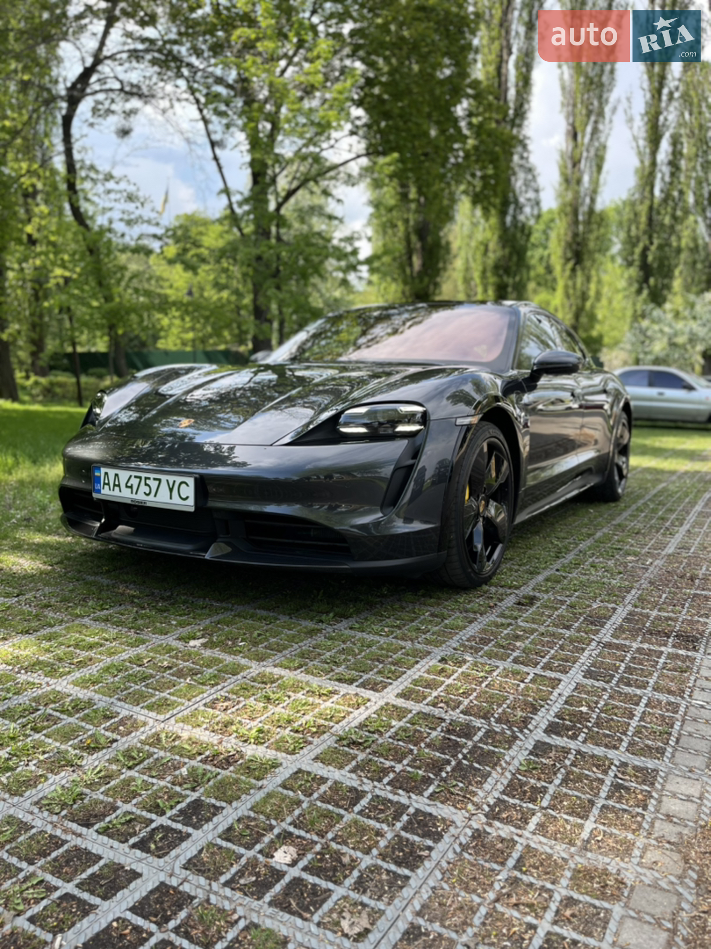 Porsche Taycan Cross Turismo, 2021