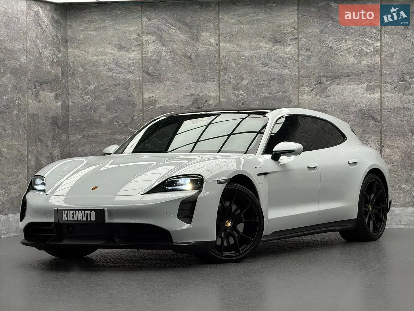 Porsche Taycan Sport Turismo, 2022