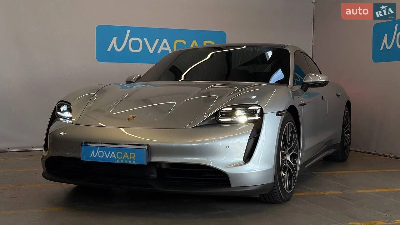 Porsche Taycan, 2020