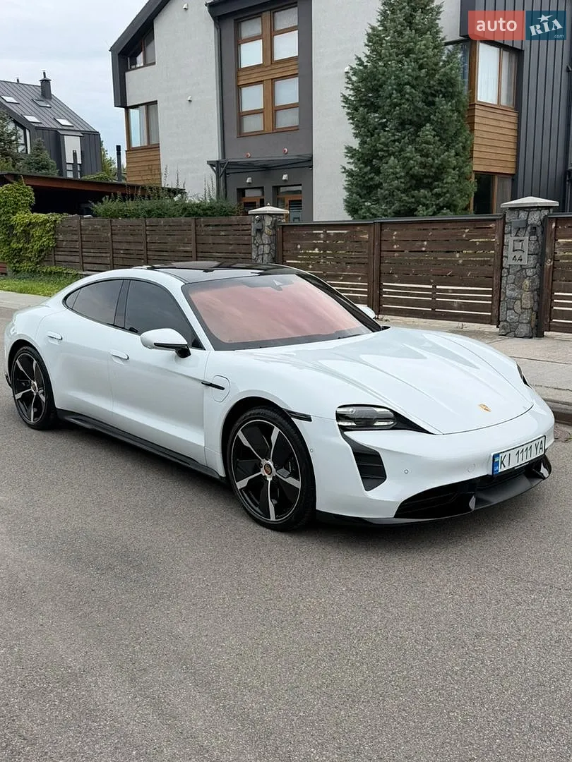 Porsche Taycan, 2020