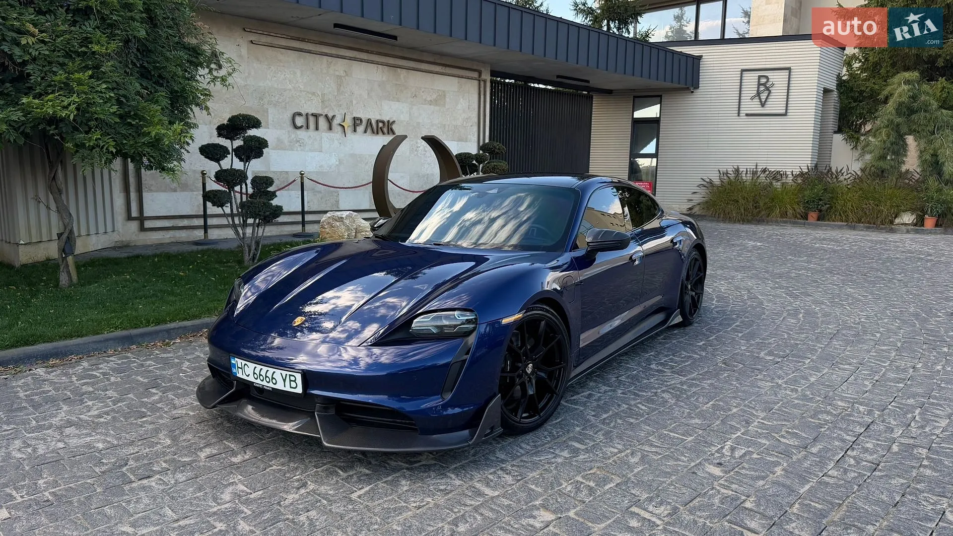 Porsche Taycan, 2020