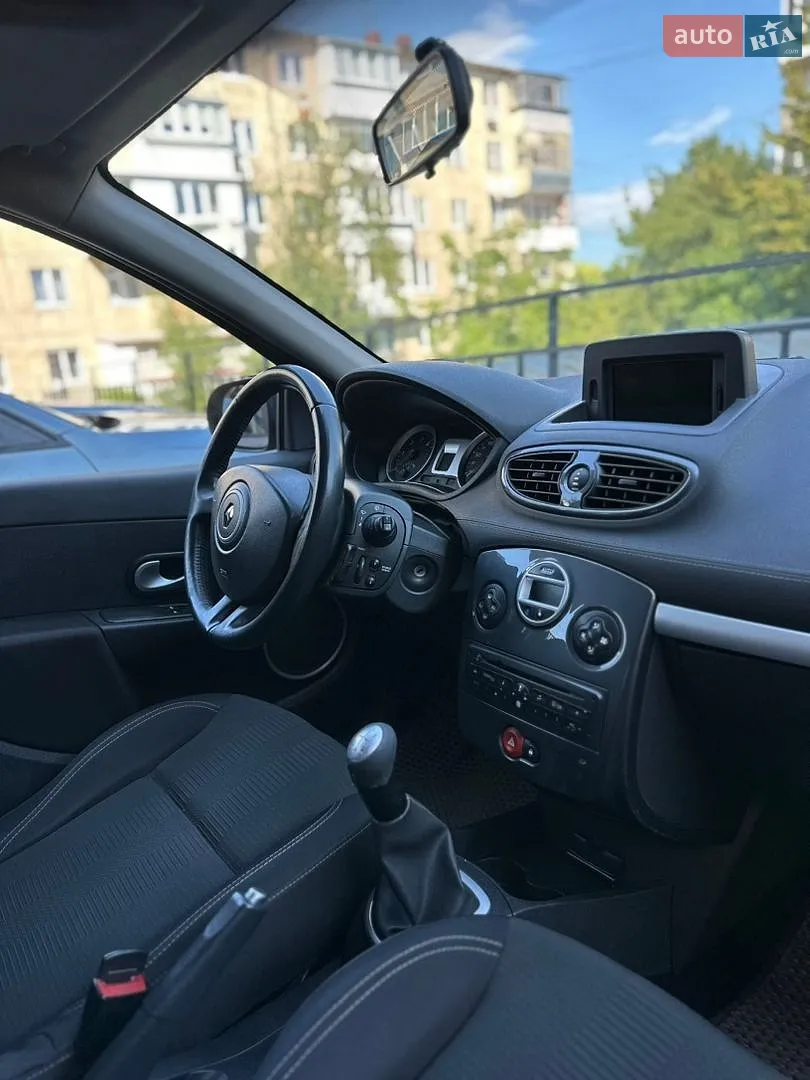Renault Clio 2011 — 1