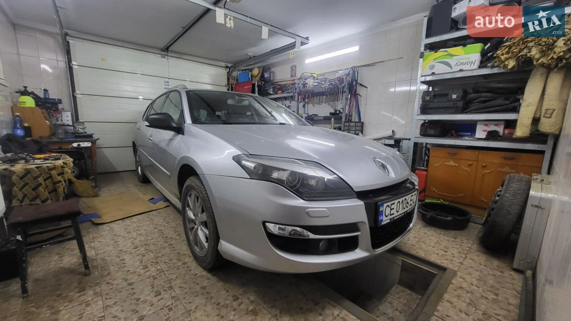 Renault Laguna, 2011