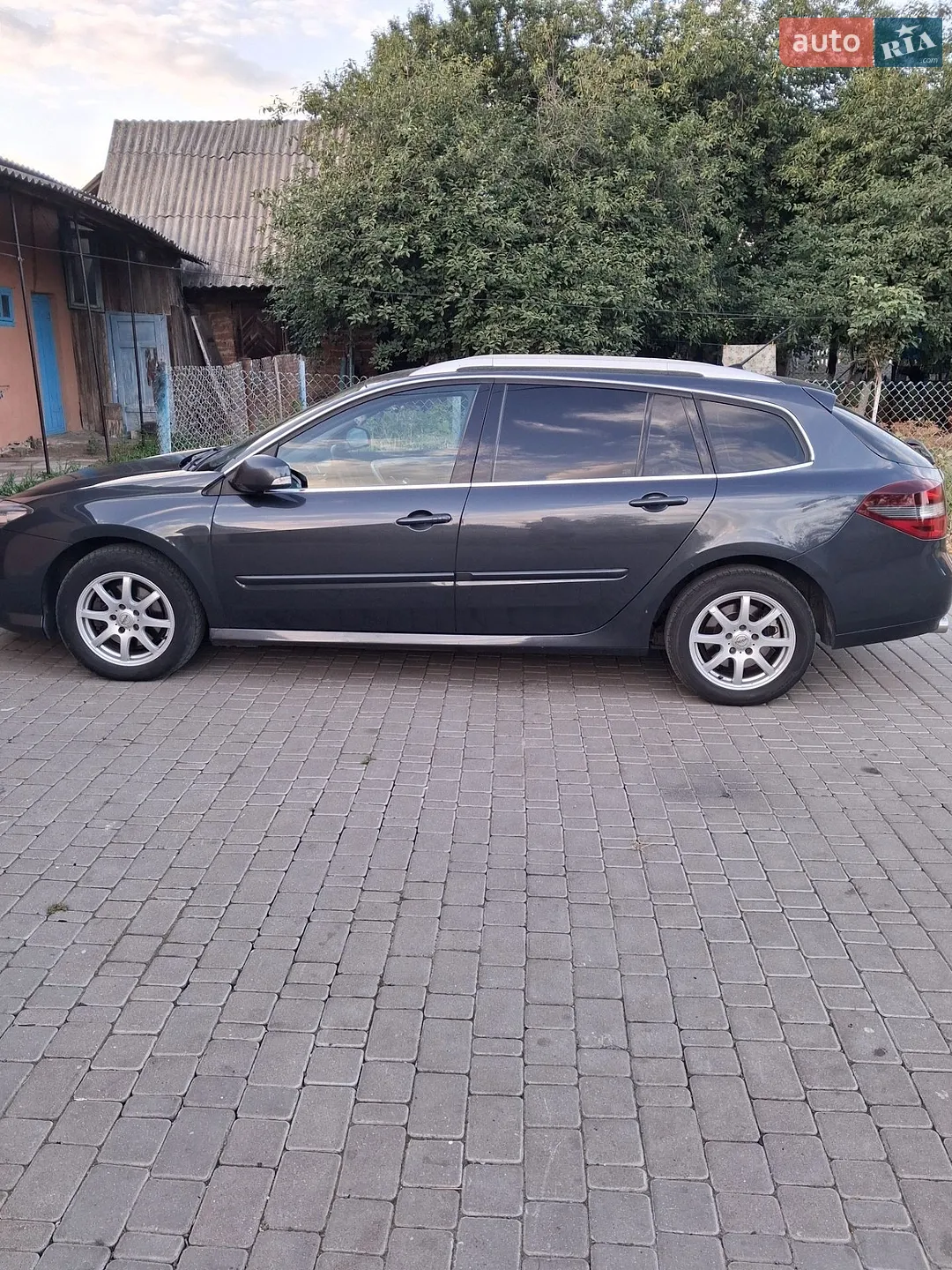 Renault Laguna, 2011