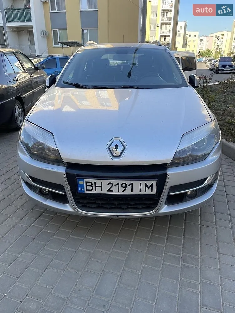 Renault Laguna, 2011
