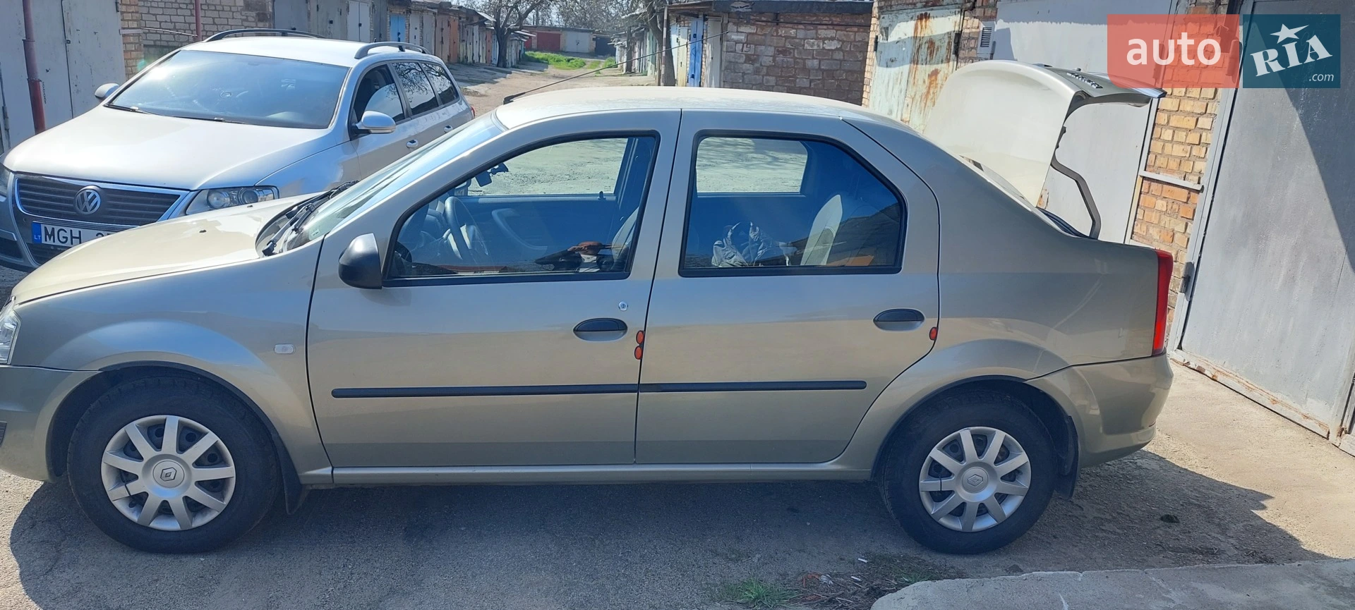 Renault Logan, 2011