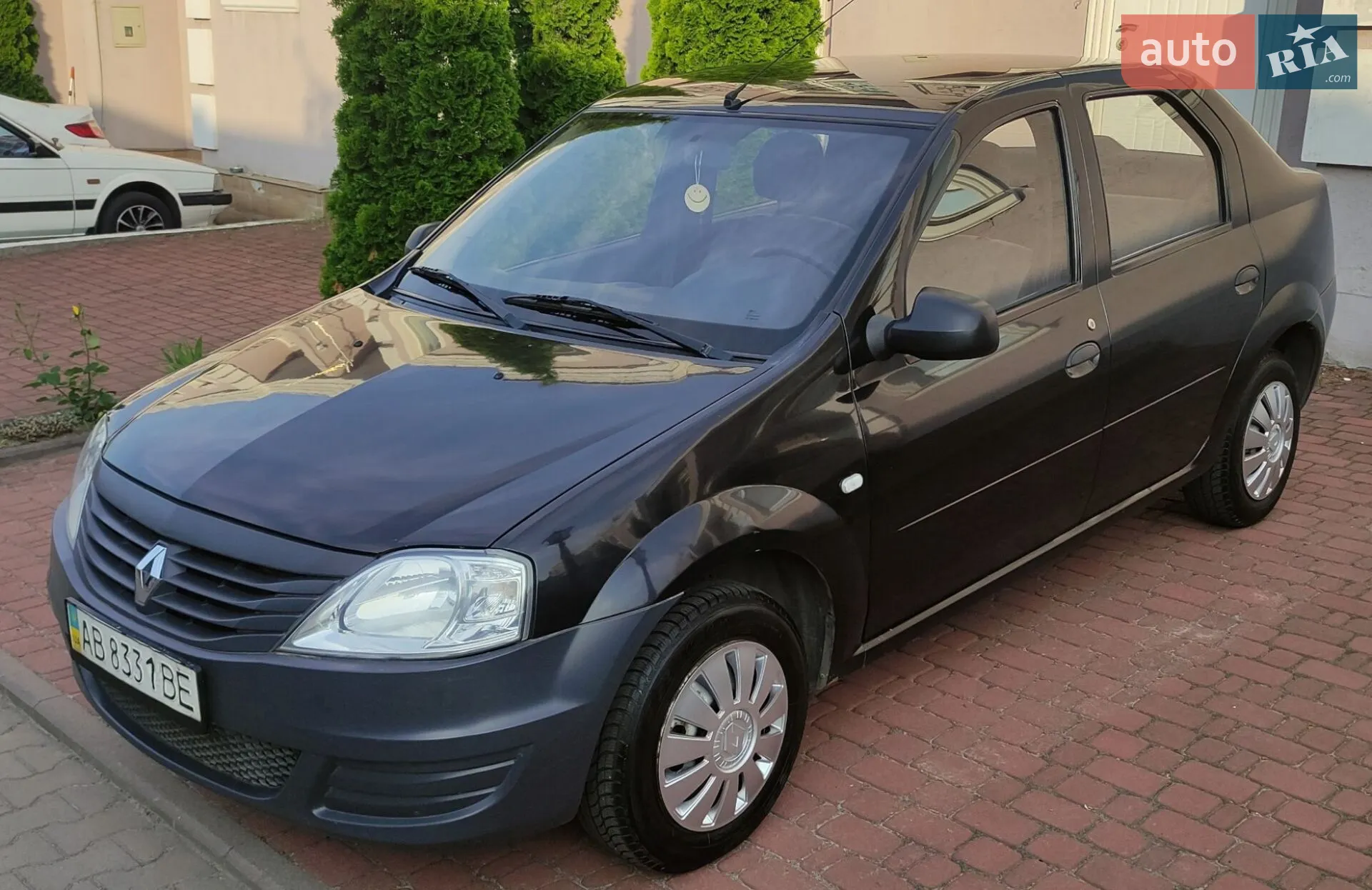 Renault Logan 2010 — 1