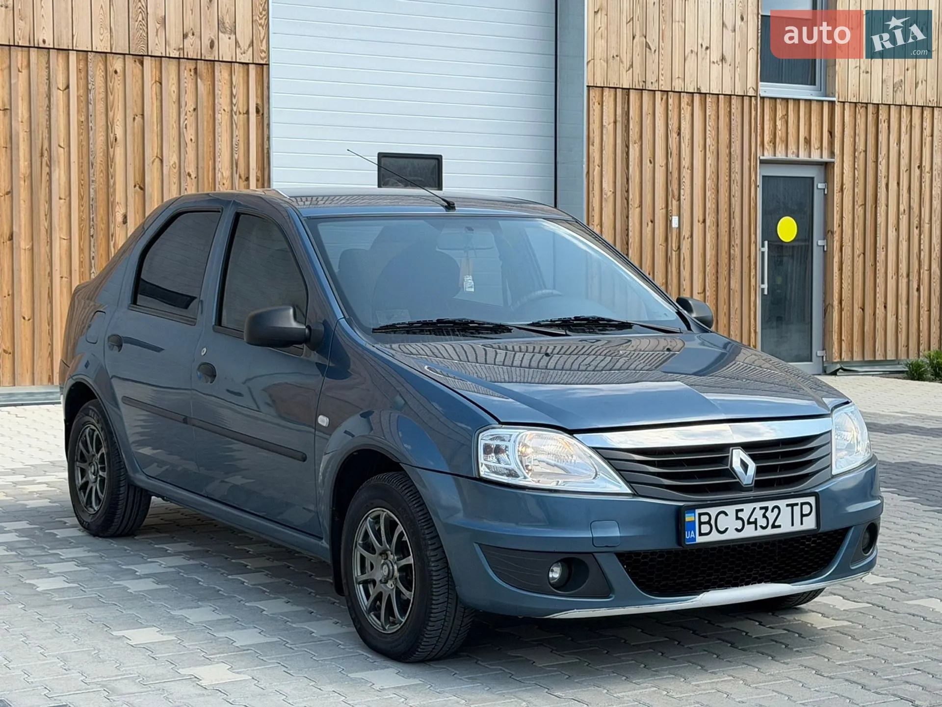 Renault Logan, 2011