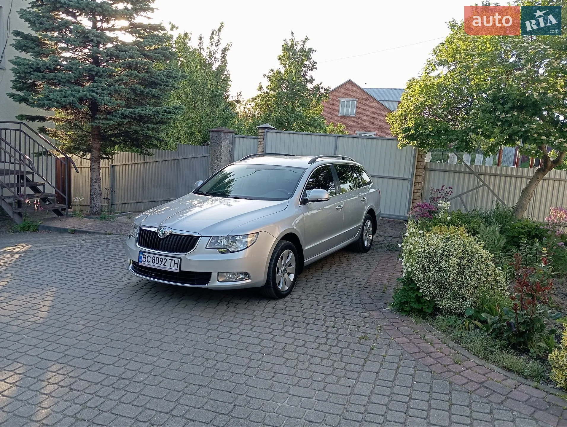 Skoda Superb, 2011