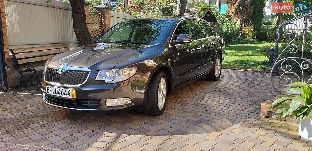 Skoda Superb, 2011