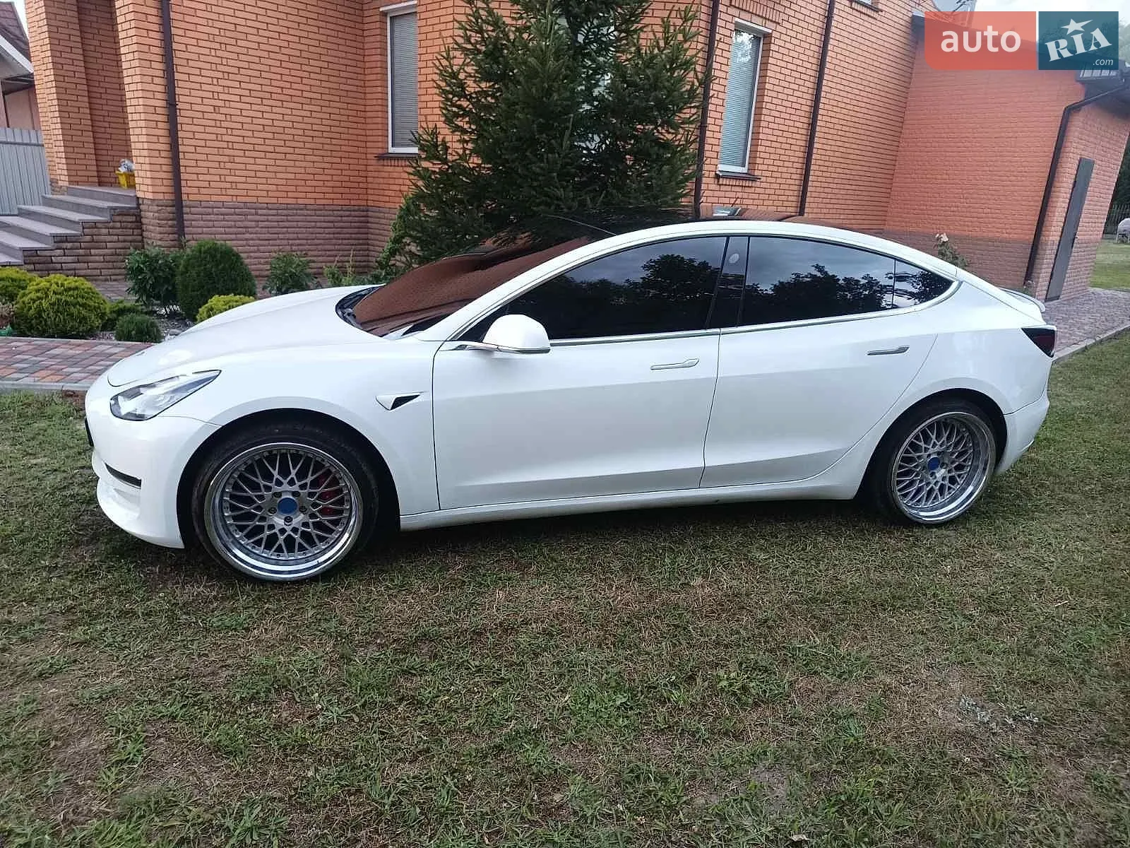 Tesla Model 3, 2019