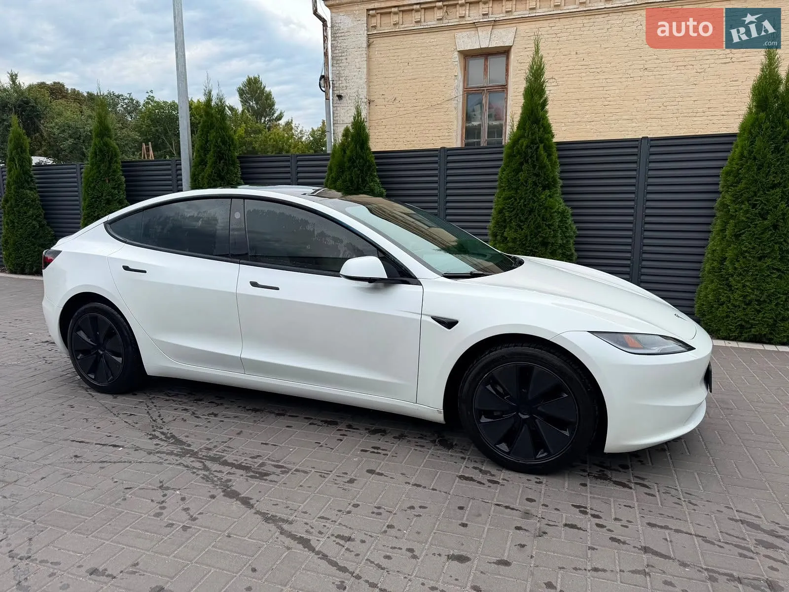 Tesla Model 3, 2024