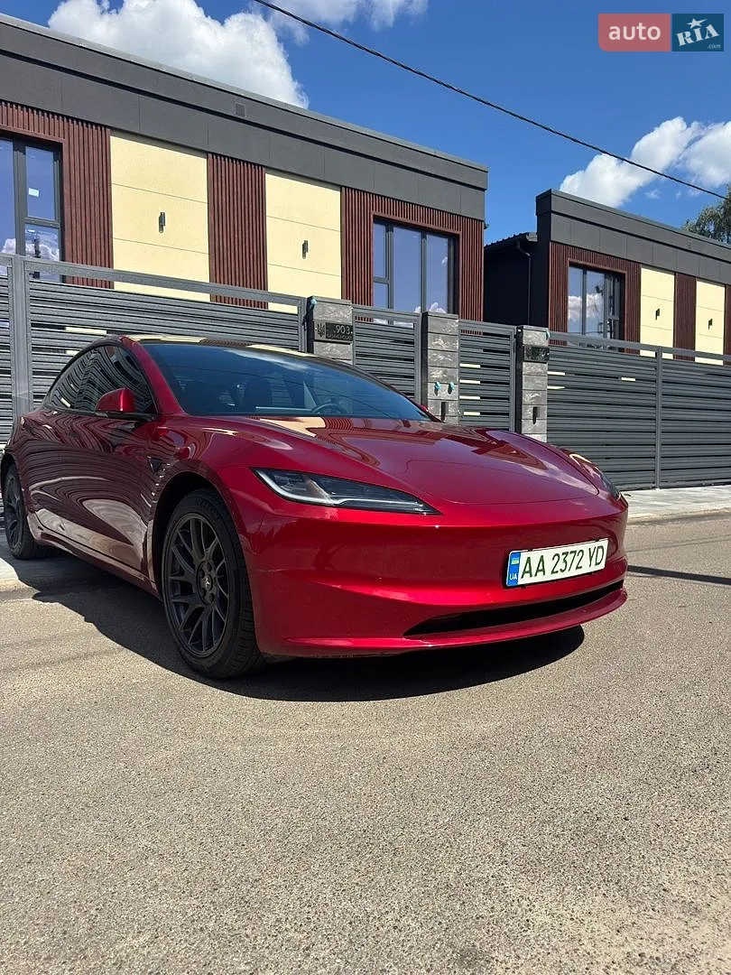 Tesla Model 3, 2024