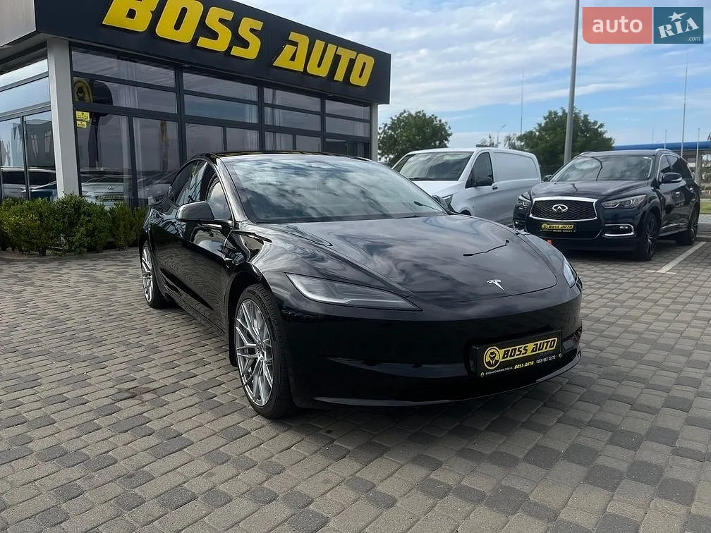 Tesla Model 3, 2024