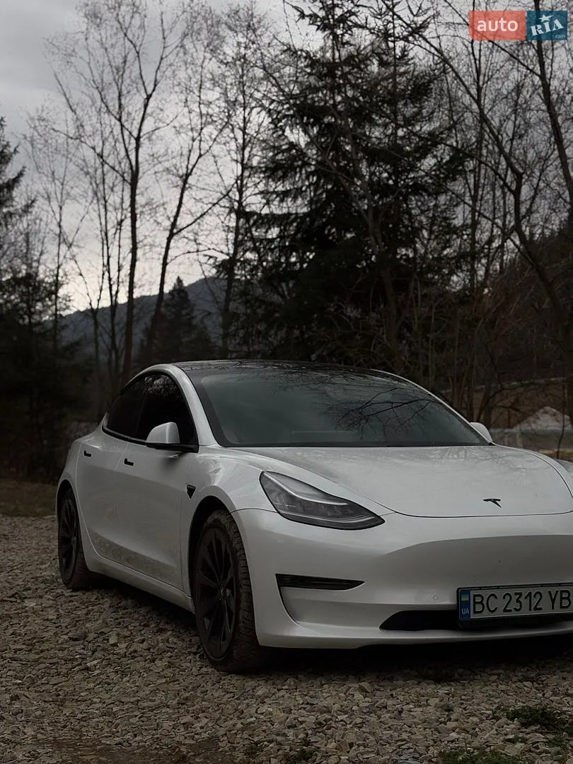 Tesla Model 3, 2020