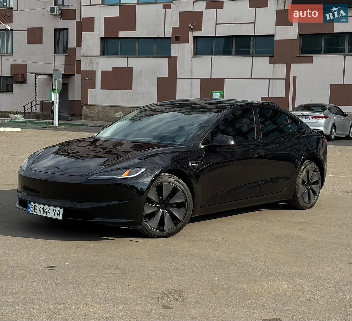 Tesla Model 3, 2025