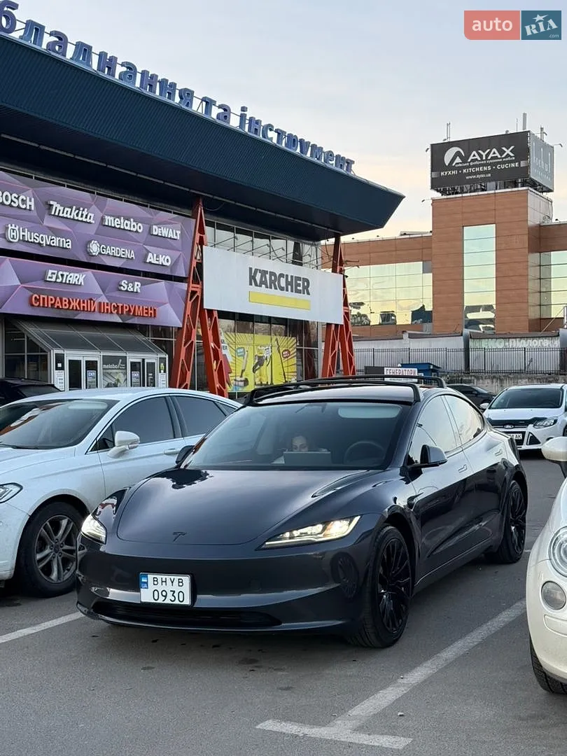 Tesla Model 3, 2024