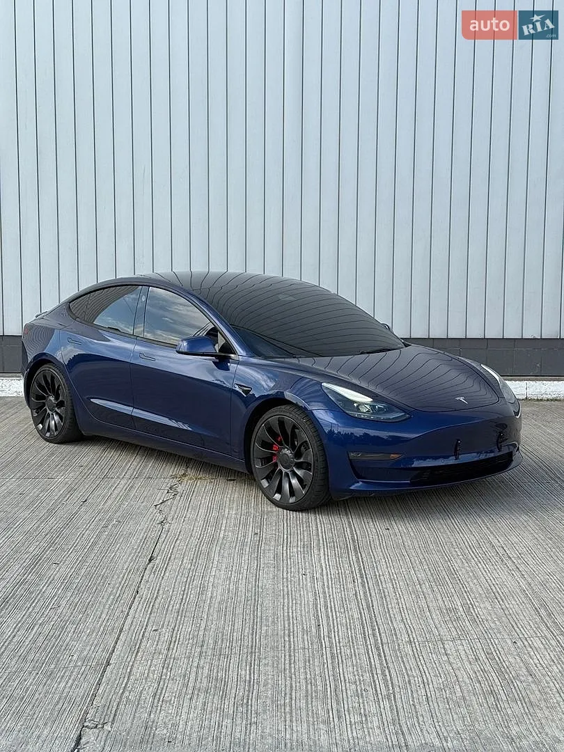 Tesla Model 3, 2022
