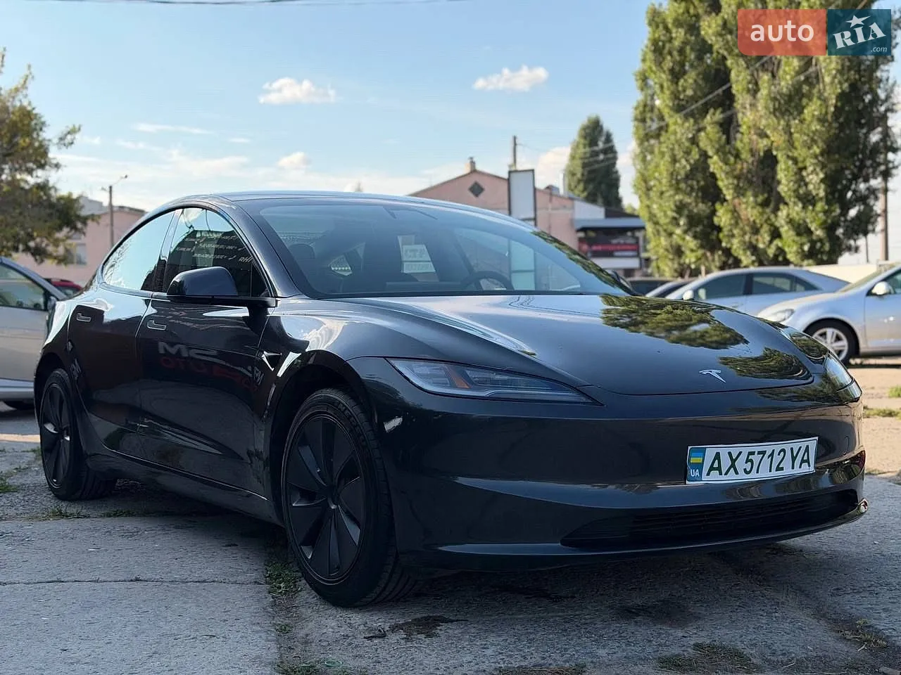 Tesla Model 3, 2024