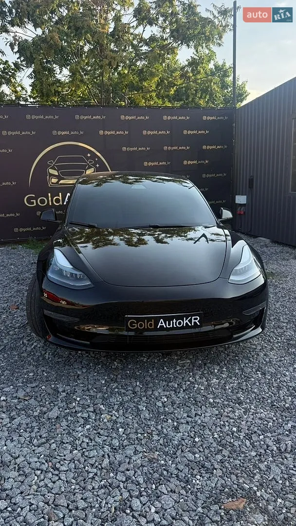Tesla Model 3, 2021