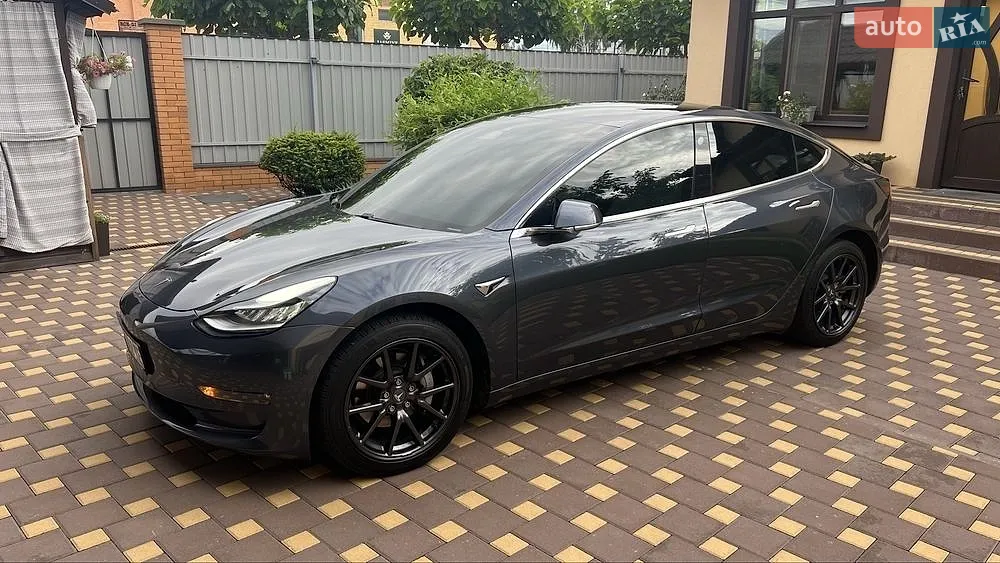 Tesla Model 3, 2019