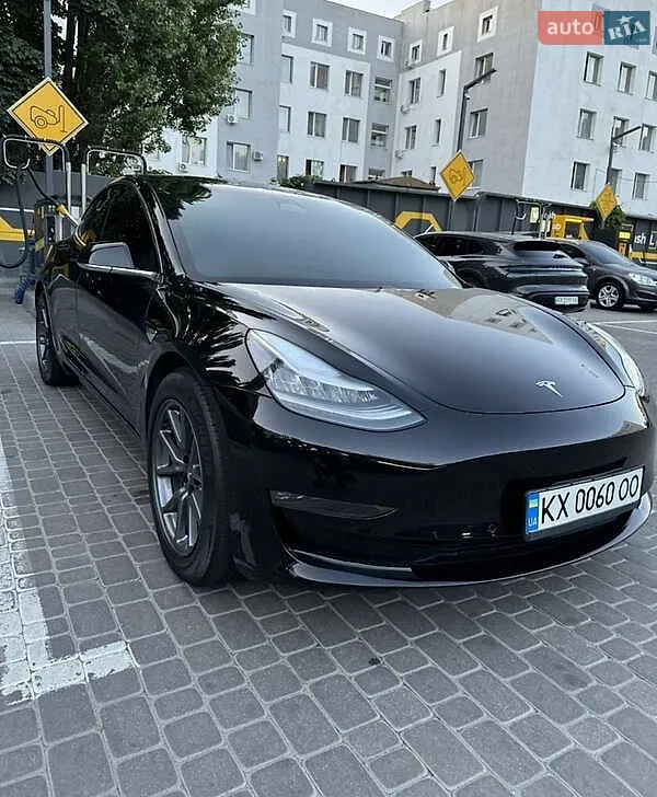 Tesla Model 3, 2020