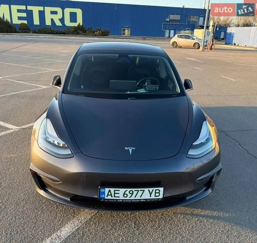 Tesla Model 3, 2020