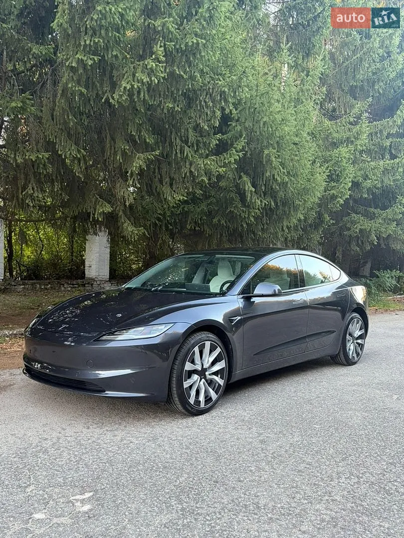 Tesla Model 3, 2025