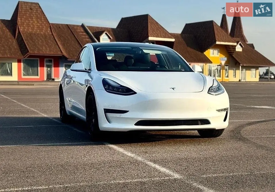 Tesla Model 3, 2019