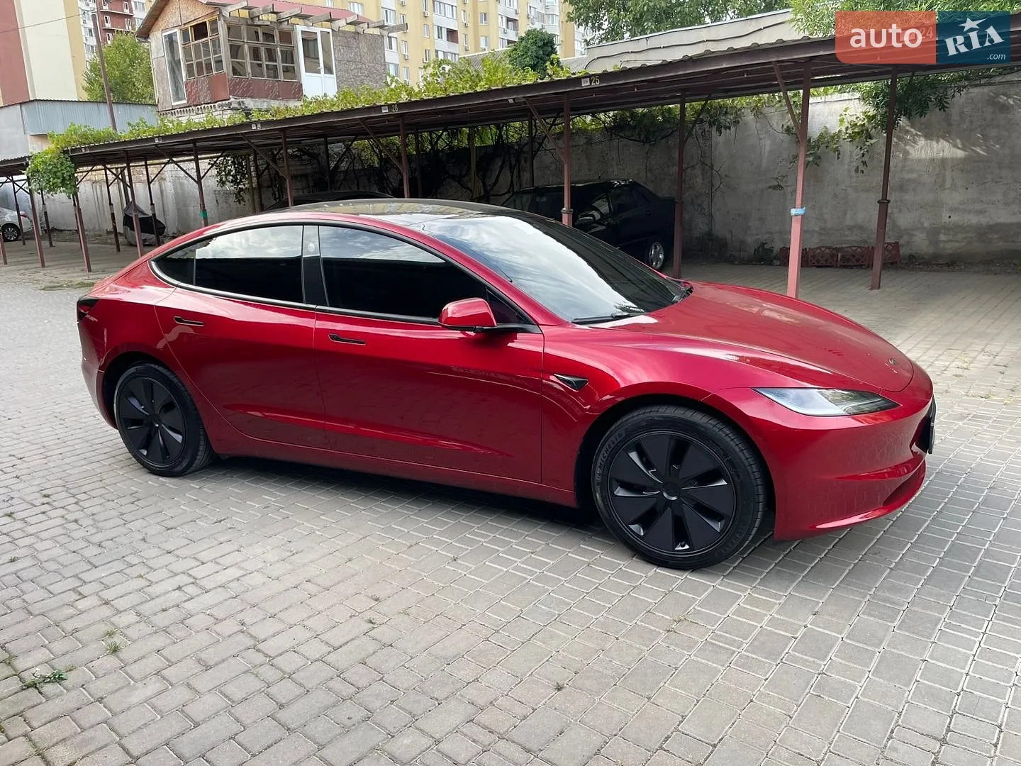 Tesla Model 3, 2025