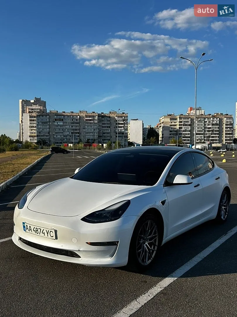 Tesla Model 3, 2022