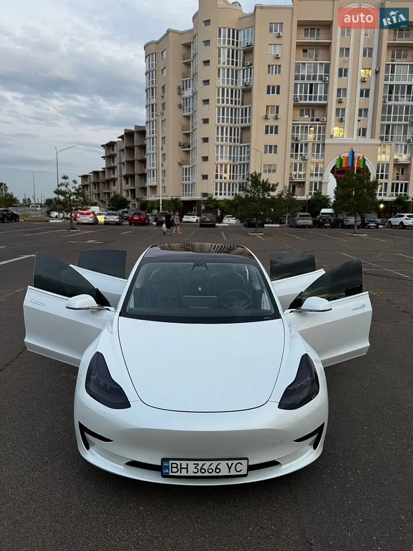 Tesla Model 3, 2020