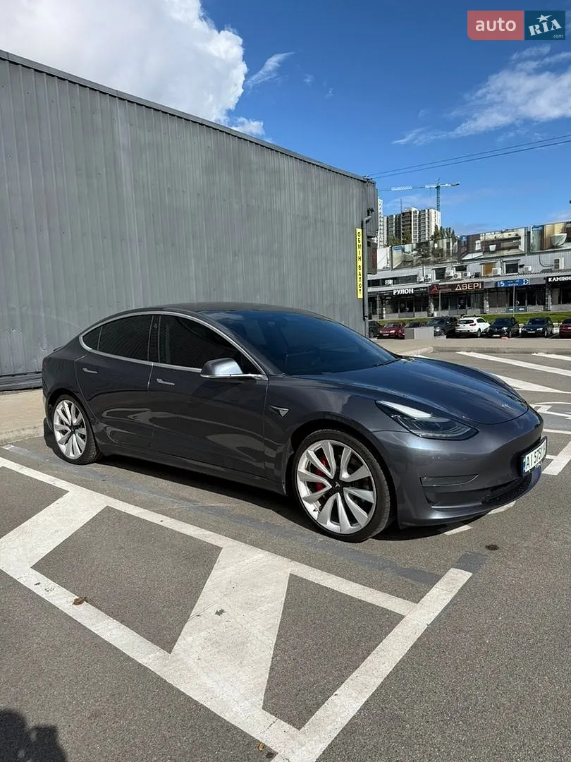 Tesla Model 3, 2019