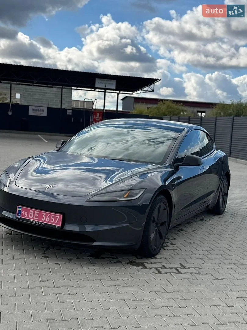 Tesla Model 3, 2024