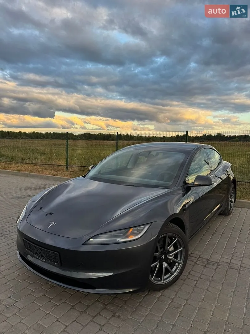 Tesla Model 3, 2024