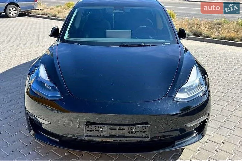 Tesla Model 3, 2022