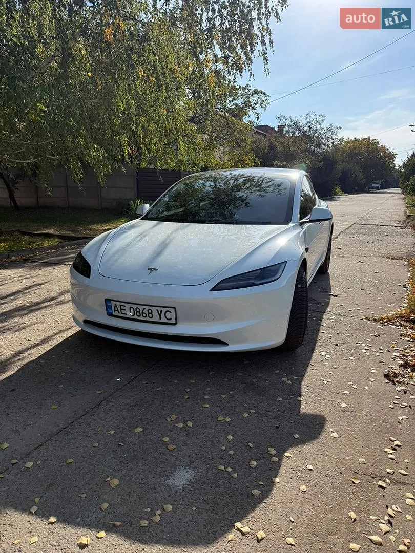 Tesla Model 3, 2025
