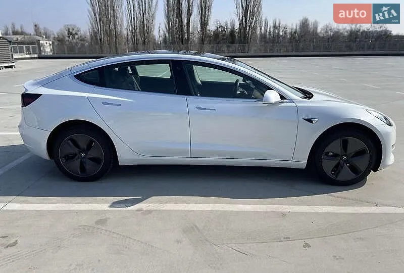 Tesla Model 3, 2020