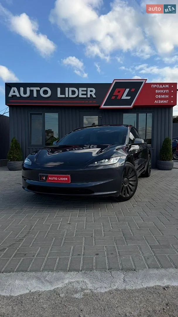 Tesla Model 3, 2024