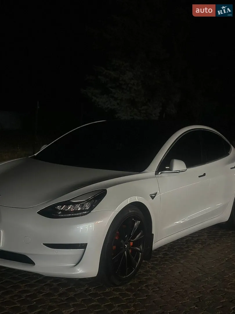 Tesla Model 3, 2020