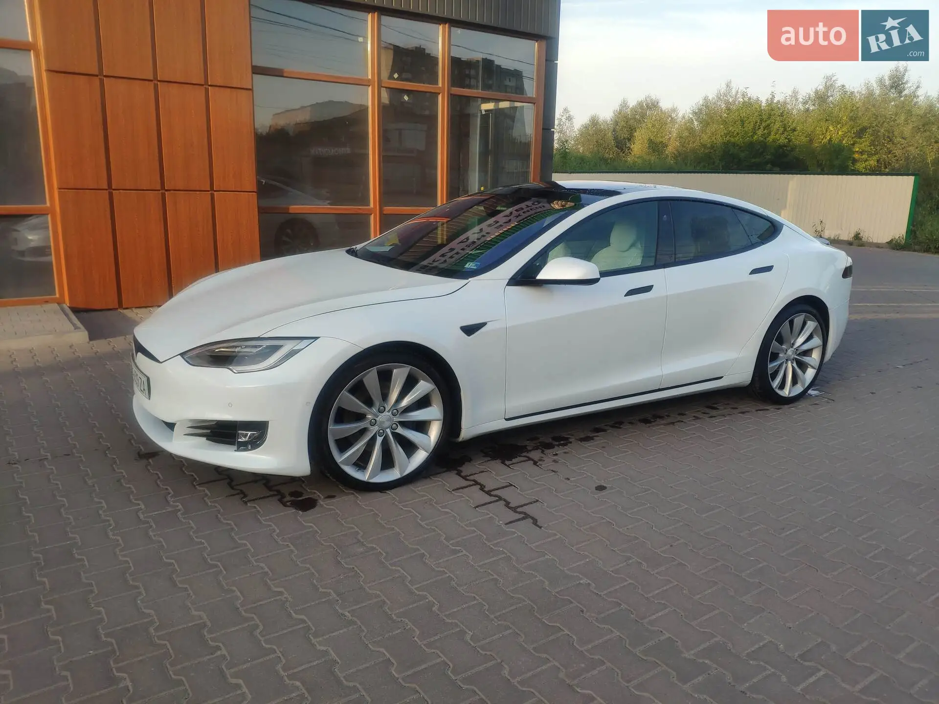 Tesla Model S, 2017
