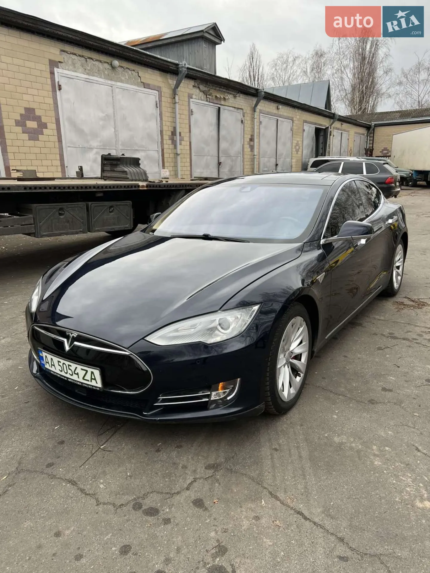 Tesla Model S, 2015