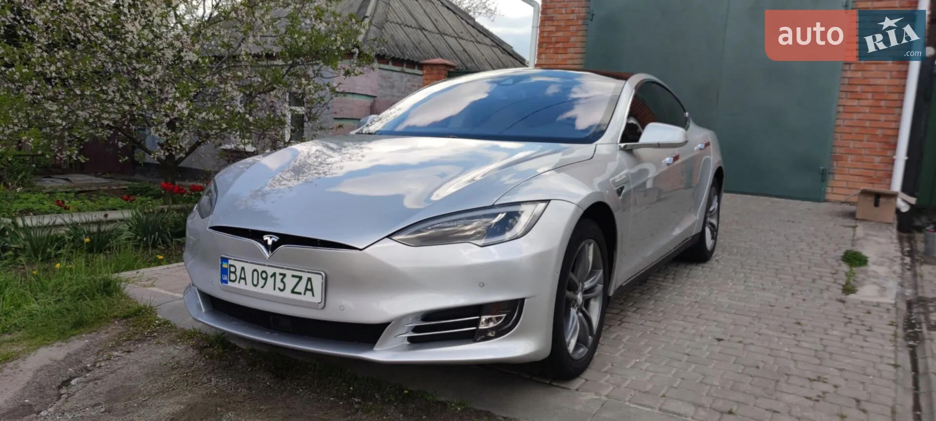 Tesla Model S, 2014