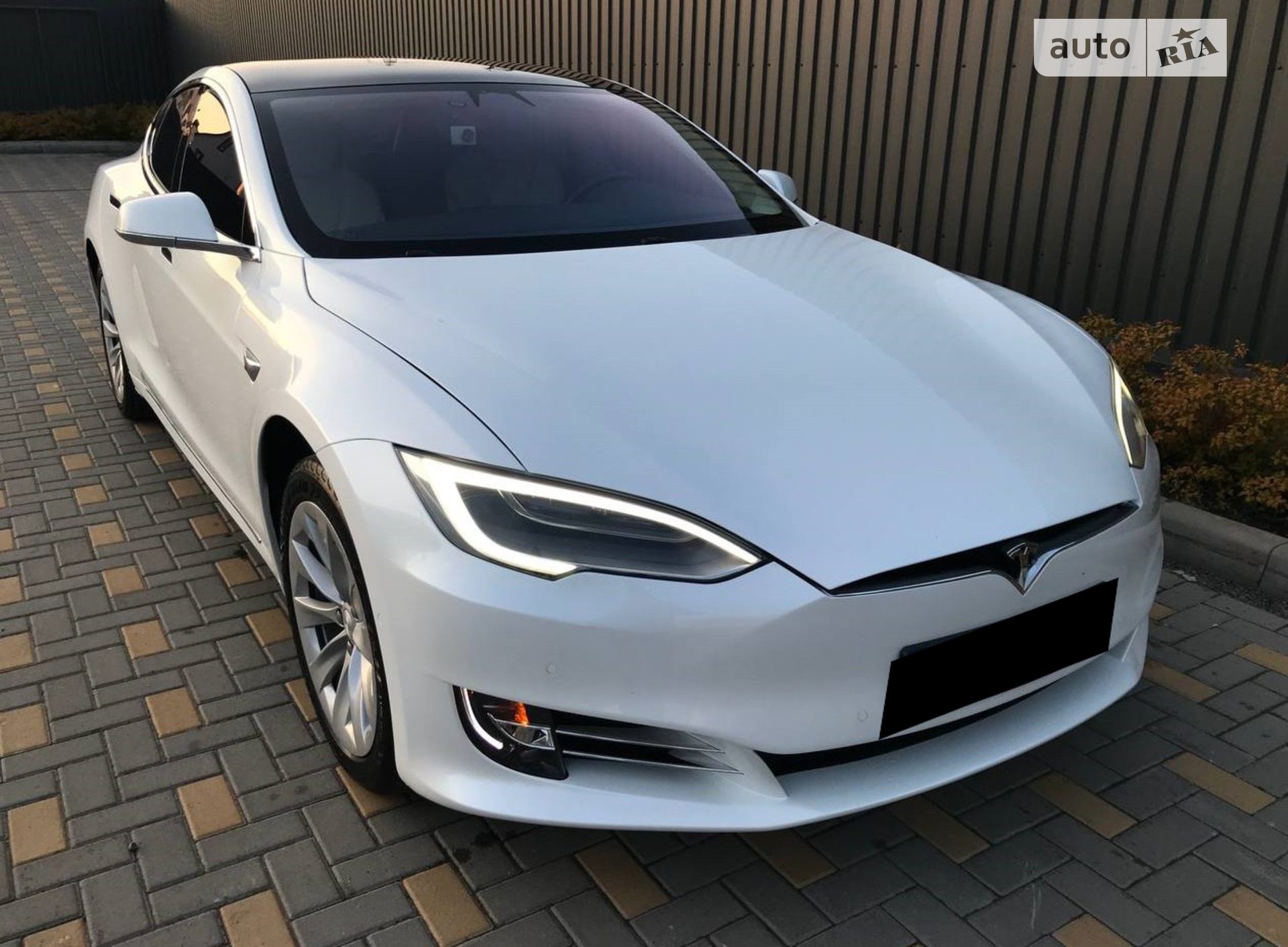 Tesla Model S, 2017