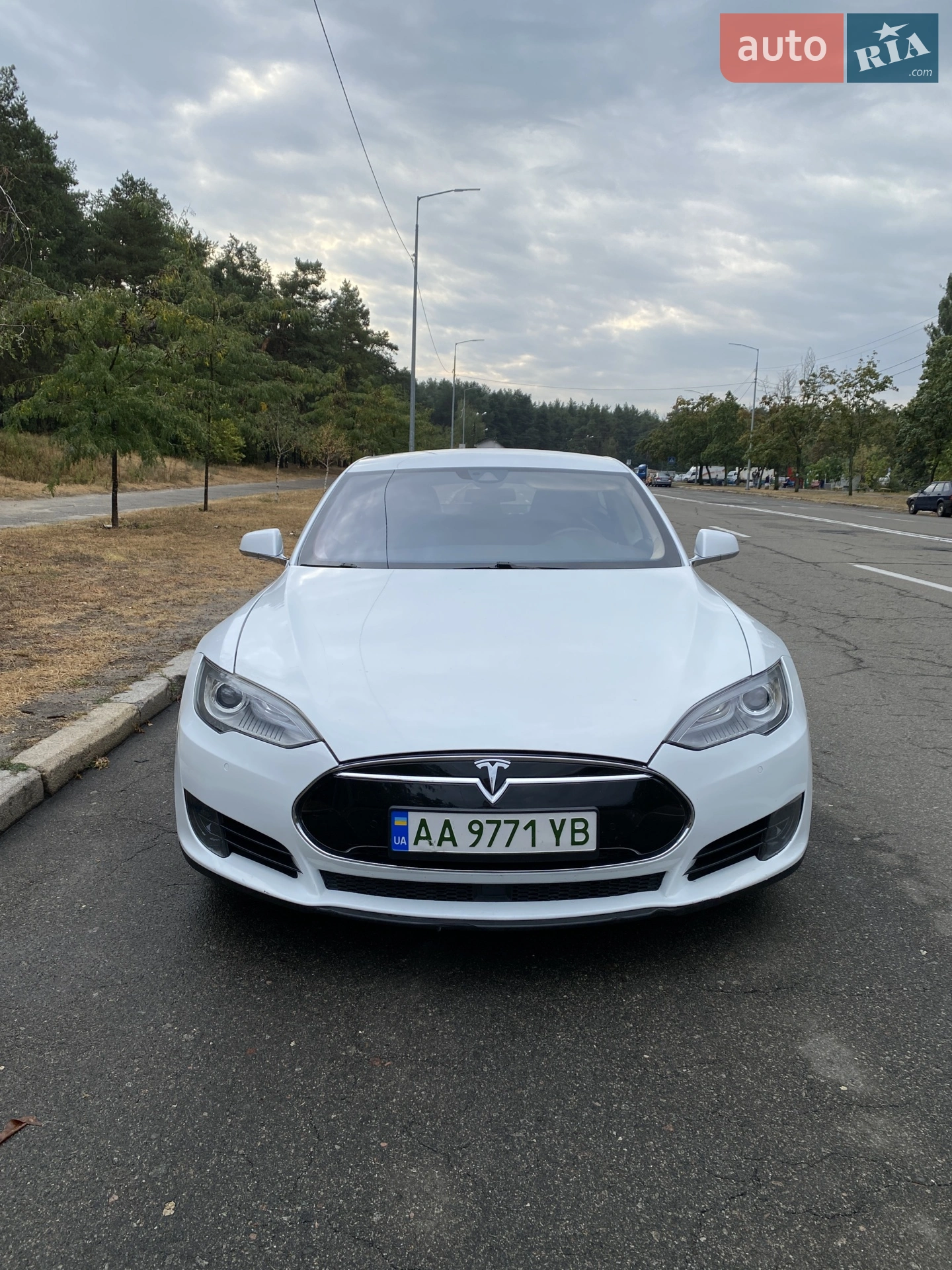 Tesla Model S, 2015